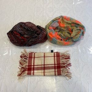 Lot of 3 Womens Scarf Winter Infinity.